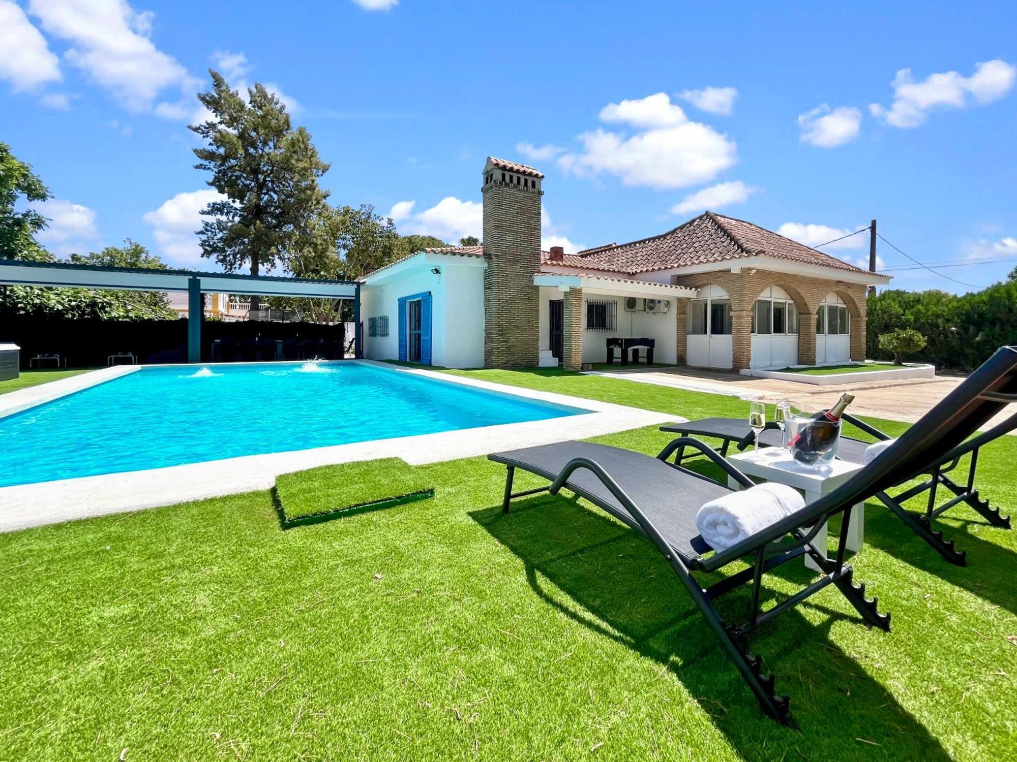 San Patricio I Piscina Privada I Jacuzzi I Bbq I Ps5 I Aire Acon I 3000m2 I 5min-centro * Jerez de la Frontera